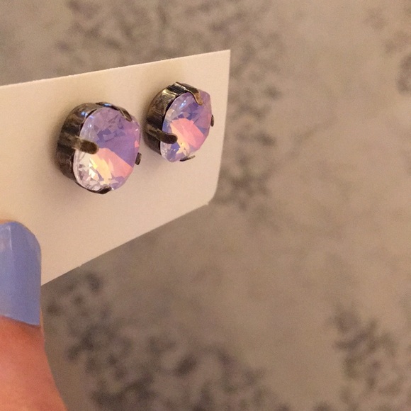 Lilac Purple Opal Aurora Borealis Cushion Cut Antique Brass Crystal Earrings - Picture 3 of 8